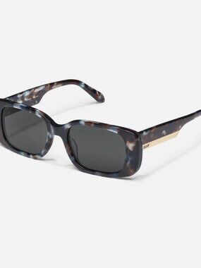QUAY KARMA Women's NO-NS 2567 Storm Tortoise /Smoke Lenses Sunglasses